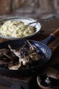 ortiki me manitaria kai polenta 1